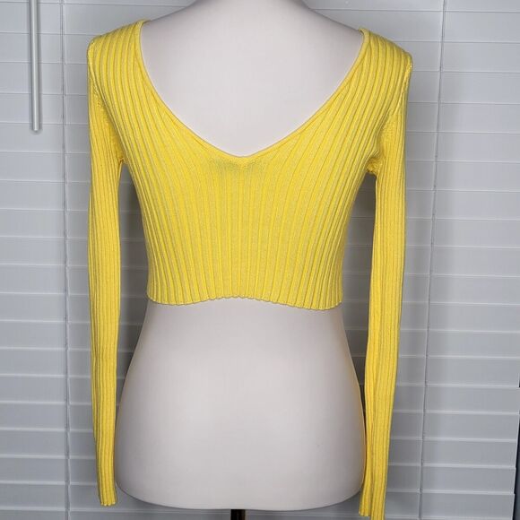 Hera Collection Long Sleeve Ribbed V-neck Baby Tee Cropped 90s Y2K Inspired Top - Picture 2 of 7